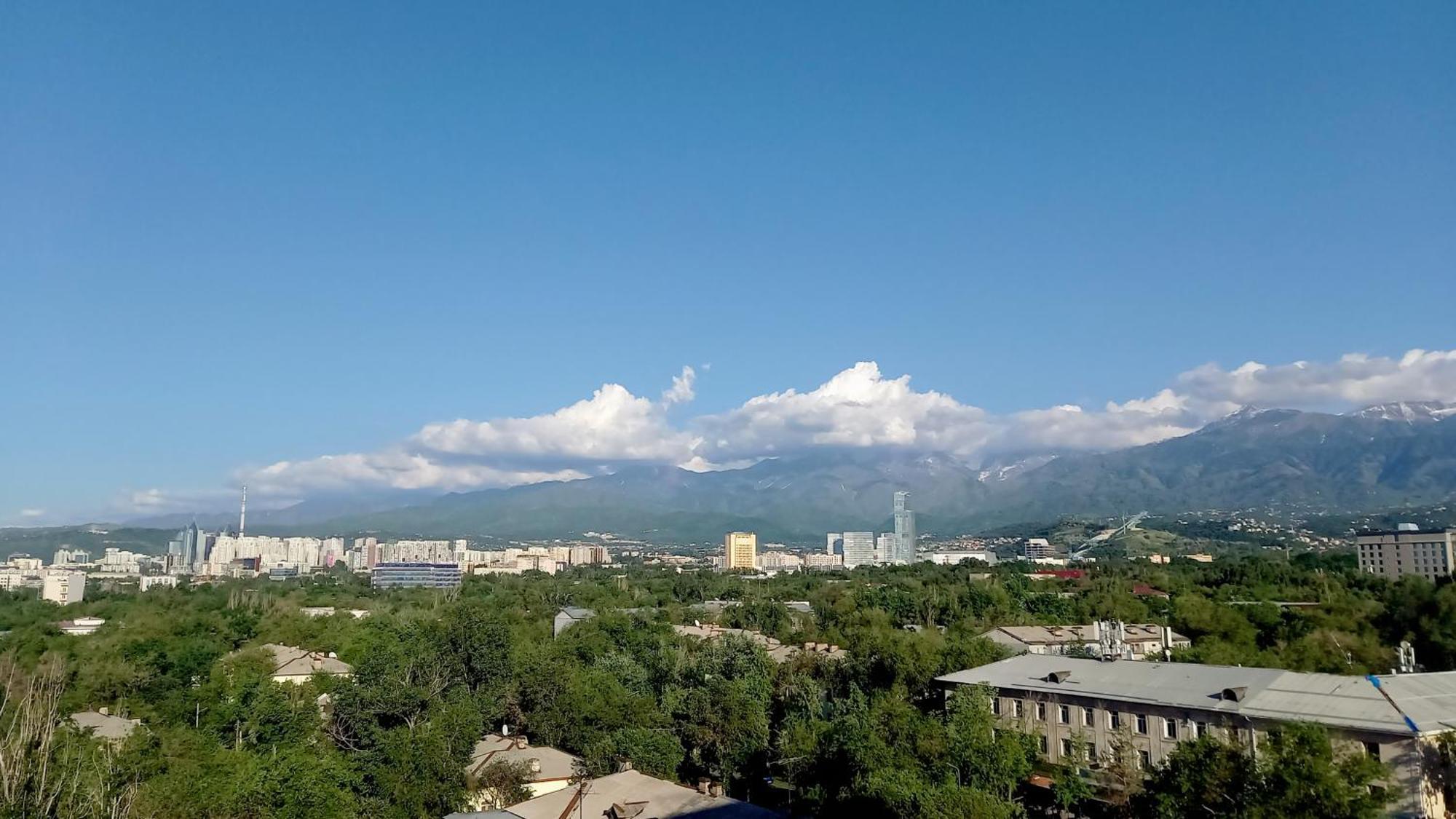 "Картина Горных Вершин" Квартира- "Mountain View" Apartment Almaty Exterior foto